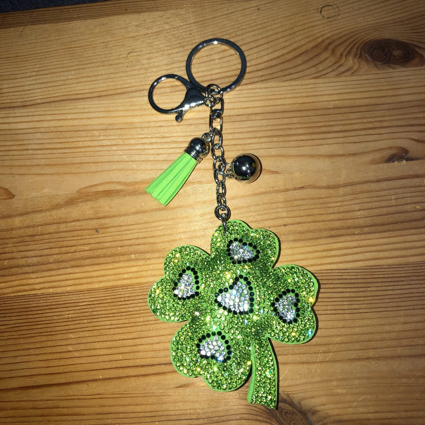 Bling Green Shamrock Keychain Accessories for Women, Cute Keychains for Women, Purse Charms for Handbags, Car Keys Keychain