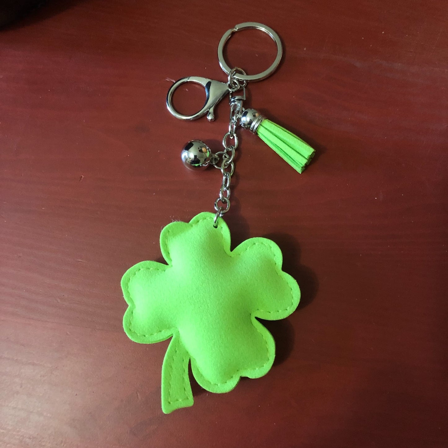 Bling Green Shamrock Keychain Accessories for Women, Cute Keychains for Women, Purse Charms for Handbags, Car Keys Keychain