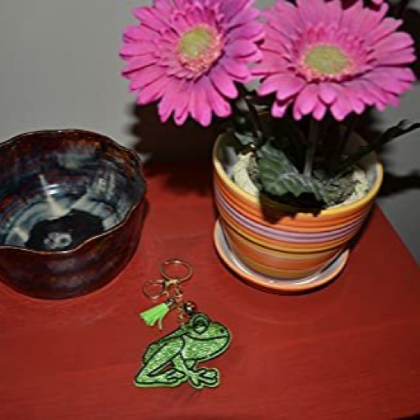 Popfizzy Green Frog Keychains for Women and Girls, Bling Backpack Key Chain for Animal Lovers, Rhinestone Purse Charms
