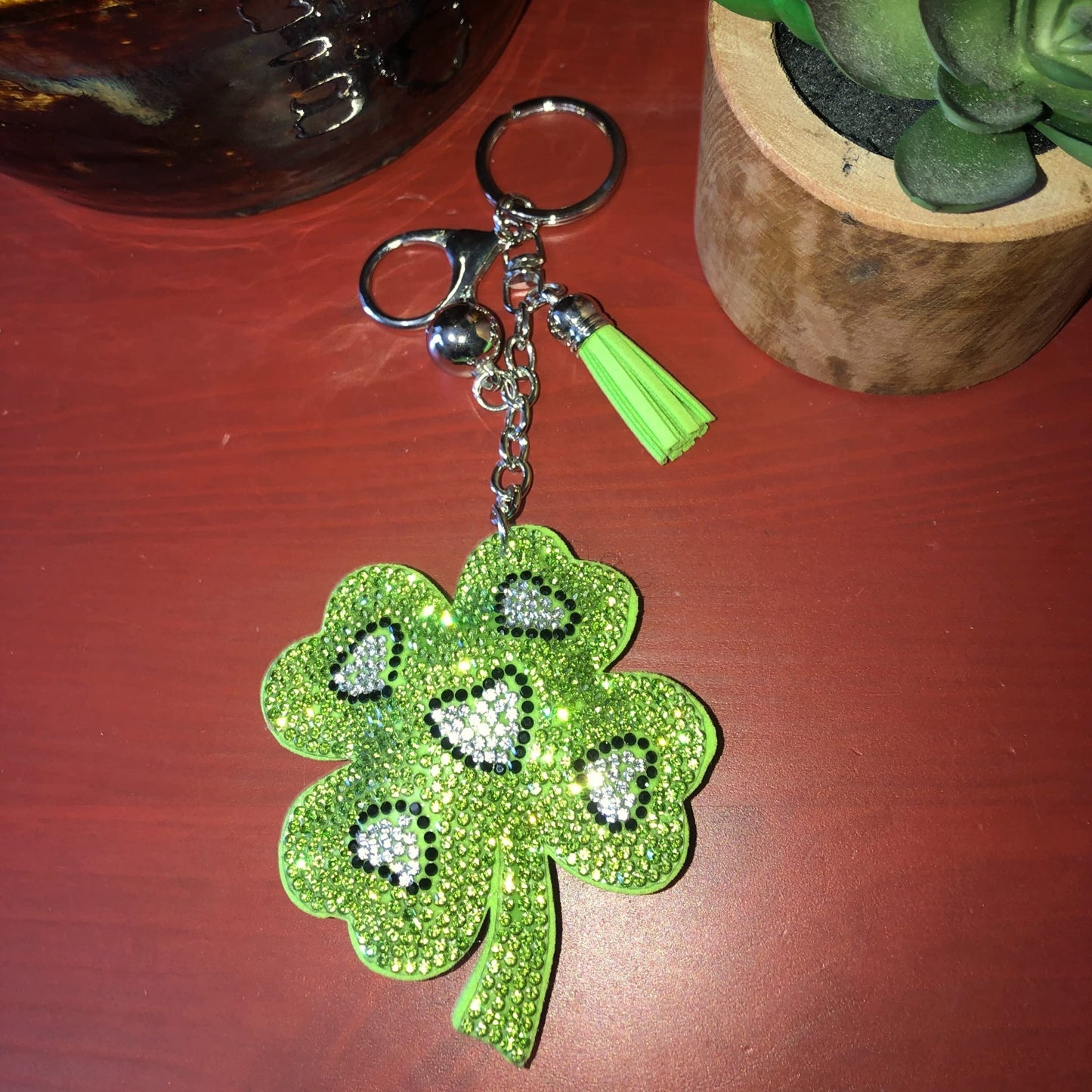 Bling Green Shamrock Keychain Accessories for Women, Cute Keychains for Women, Purse Charms for Handbags, Car Keys Keychain