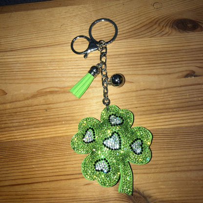 Bling Green Shamrock Keychain Accessories for Women, Cute Keychains for Women, Purse Charms for Handbags, Car Keys Keychain